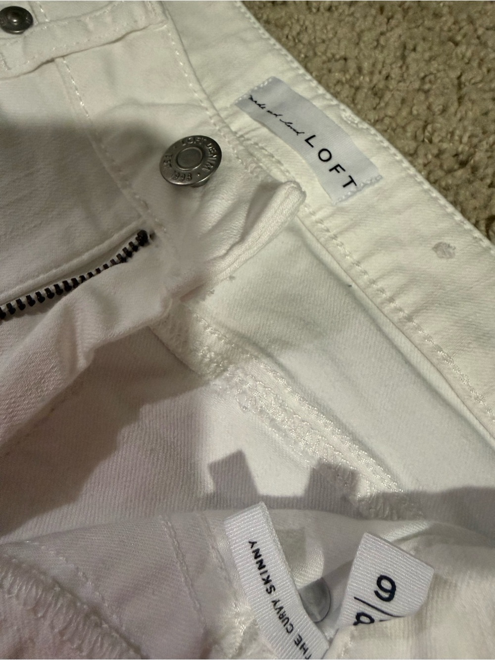 Size 6 LOFT White Skinny Jeans - Clean Stretch Denim